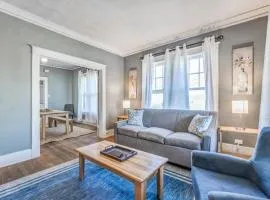10 Min to U of Memphis-Rozelle Retreat Both Units