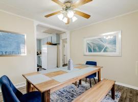 Adorable on Taylor-15 mins to Downtown--- Front Unit, hotel en Columbia