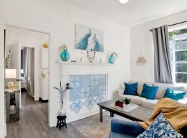 Charming Midtown Apt - Hannon Hideaway Unit A, hotel in Mobile