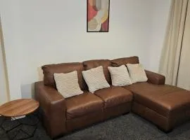 Awesome Coventry Home from Home for Business Contractors and Suitable for families with Free WI-FI Free Parking