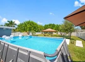 Paradise Haven- Amazing 4BR Oasis with Pool