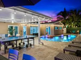 Spacious home wpool fire pit grill