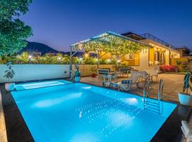 ELIVAAS 2 BHK Pet Friendly Villa with Pvt Pool - Heaven in Hill ค็อทเทจในอุเดเปอร์