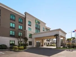 Holiday Inn Express & Suites Mobile West I-10, an IHG Hotel