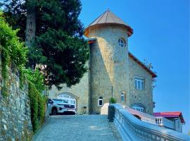 The Magnolia Lodge, hotel amb banyeres d'hidromassatge a Almora