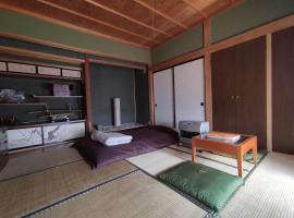 One person Random room Local house stay- Vacation STAY 40532v, hotel di Hida