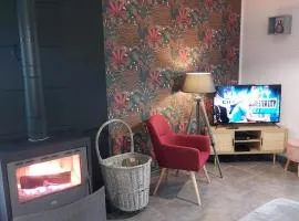 Entre Lacs Et Montagnes , Maison individuelle,lits préparés, parking et ménage inclus