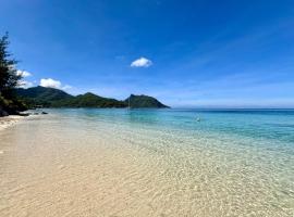 Meri Lodge Huahine « ROOM OF MARTA »、ファールのシャレー