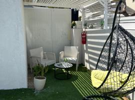 Shalva, B&B in Ashkelon