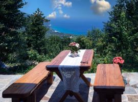 Aristoteli's Stone House, hotel s parkiralištem u gradu 'Makrirrákhi'