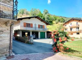 Casa singola totalmente indipendente, hotel em Introd