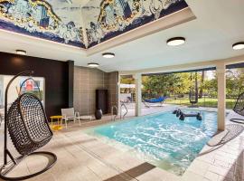 Mercure Château de Fontainebleau、フォンテーヌブローのホテル