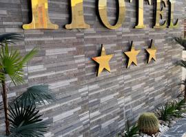 Hotel Golden Star, hotel a Taounate