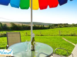 Fields View, holiday home in Newbridge