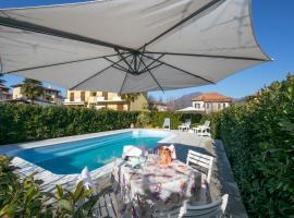 Casa Amabile With Pool, hotel in Reno Di Leggiuno