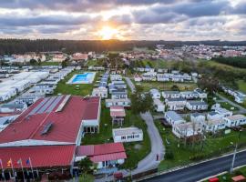 Bungalow Martins Nazaré Land`s Hause, hotel in Pataias