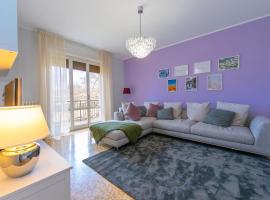 Villa Giulietta Family Child Friendly - Happy Rentals, hotel met parkeren in Gemonio