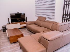 Cozy 2-Bedroom Luxury Aprtment No1, appartement à Accra