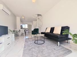 2BD Garden Apartment, hytte i Pafos
