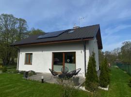 Dom pod Dębami, дом у озера в аренду в городе Debina