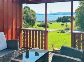 Two-Bedroom Holiday home in Storfosna, casa a Sletta