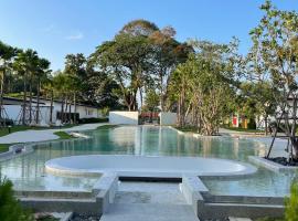 The Season Rayong, hotell med jacuzzi i Ban Chamrung