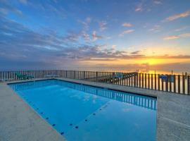 Laguna Village Haven 2 Home Buyout Sleeps 28, lemmikloomasõbralik hotell sihtkohas Padre Island