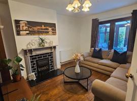 Quiet family home, hotel in Tettenhall