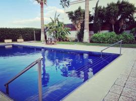 Blue pearl, seaside aprtm with pool at Latchi Marina, Hotel in Polis Chrysochous