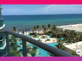 PROMO Komffy Home with King Bed & Ocean View at Tides 7th floor