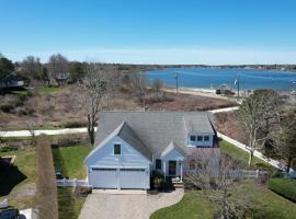 Walk to Oyster Pond and Main Street Chatham, Cottage in Chatham