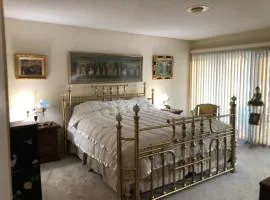Beautiful Bed & Breakfast Suite on the Lake