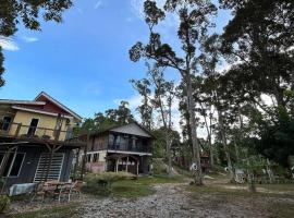 Resort D Rumah Bonda River View Kuala Kangsar, Hotel in Kampong Senawar