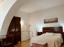 Casa Gialla, cheap hotel in Canino