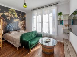 Suite Grand Cru - SPA & terrasse, hotel v destinaci Arveyres