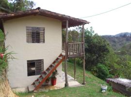 Cabaña rústica rural, дом для отпуска в городе Эль-Пеньоль