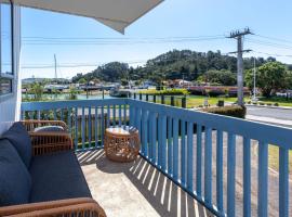 Heart of town, apartment in Coromandel Town