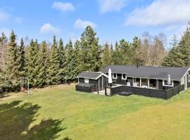 Gorgeous Home In Jerup With House A Panoramic View, semesterhus i Jerup