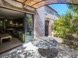 Amazing Home In Saint-Laurent-De-La-Cabrerisse