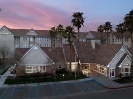 Viesnīca ar autostāvvietu Residence Inn by Marriott San Bernardino pilsētā Sanbernardīno