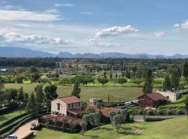 Toscana Villa Khao Yai, hotell i Pak Chong