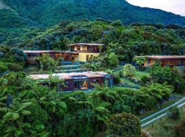 Whare Aroha: Retreat to Wellness, cabin in Pakawau