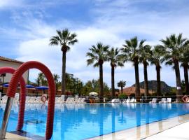 Villaggio Turistico La Mantinera - Residence, lägenhetshotell i Praia a Mare