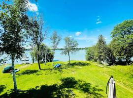 Cottage with Water Activities Near Toronto, accommodation in Colborne