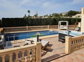 Luxury Villa - pool, hot tub, aircon, TVs, home cinema, office, Gbit Internet, sports equipment, car, hotel en Calpe