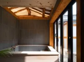 Luxury Hanok Maison Sunlit