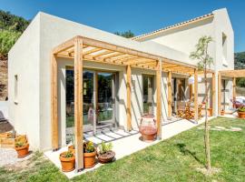 Kumquart estate- Orange, lodge in Aspiotádes
