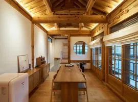 Luxury hanok with private bathtub - Mionga