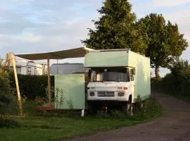 Marilyn - Glamping im Mercedes DüDo auf Camping Seeblick