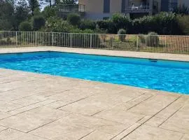 Magnifique T3 neuf, jardin, piscine, 5' de la mer